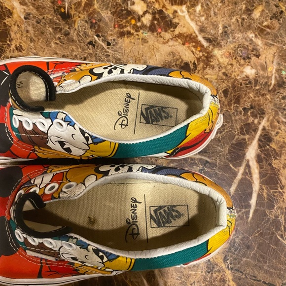 Disney Mickey & friends vans - Picture 3 of 7